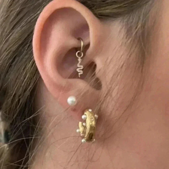 Cubic Zirconia & Faux Pearl Decor Cuff Hoop Earrings - Picture 4 of 4